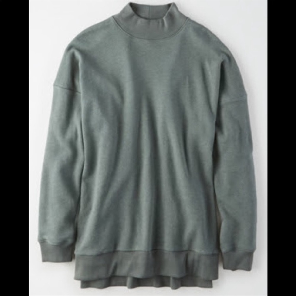 EUC American Eagle soft mock neck sweatshirt